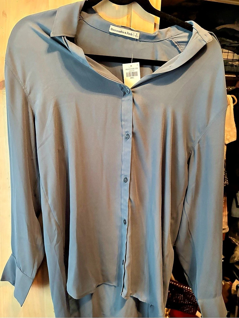 Abercrombie & Fitch Long-Sleeve Button-Up Shirt Button Front Blouse in Blue Size